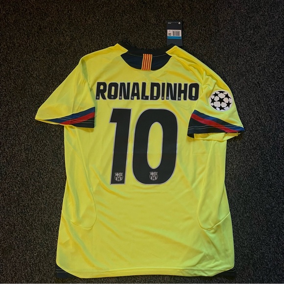 Ronaldinho 10  Fc Barcelona 2005/06 away jersey ( Medium) - Picture 1 of 3